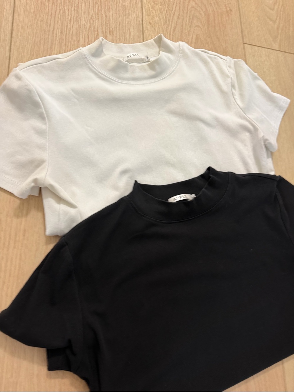 APRIL (Lot of 2) short-sleeve mock neck tops